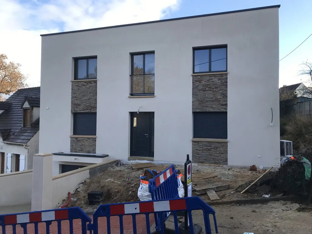 Maison cubique enduit blanc — Essonne
